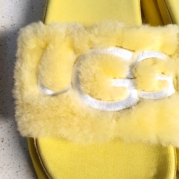 UGG slip on slippers - Picture 3 of 11